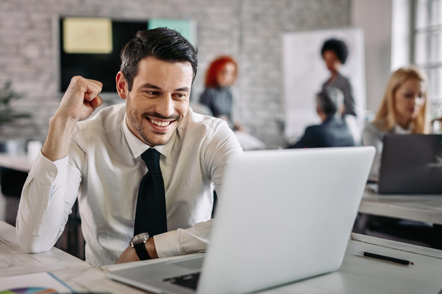 Saúde mental no trabalho deixa de ser diferencial e passa a fazer parte da gestão estratégica das empresas